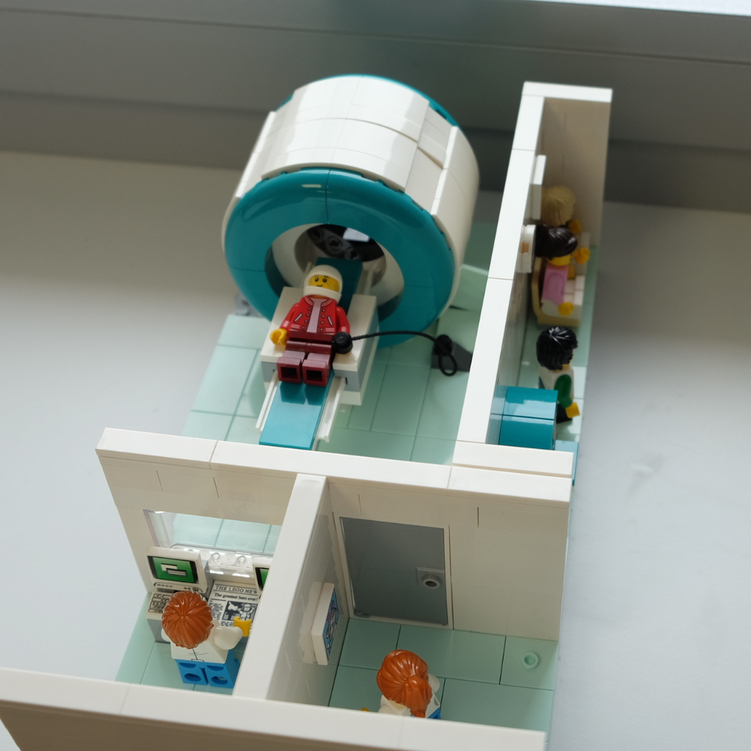 MRI scanner LEGO